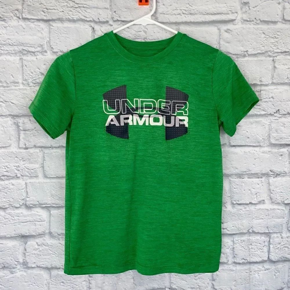 Under armour loose fit heat gear crewneck short sleeve tshirt green youth M boys